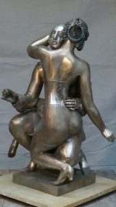Meeting (alternate view)<br />
Bronze<br />
28 inches height
