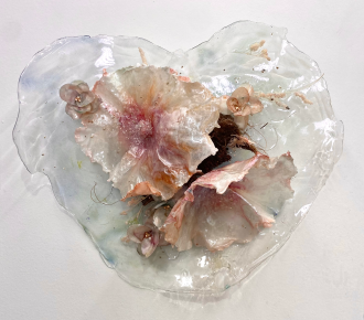 Water Memories I Coral<br />
Resin and ink<br />
18 x 18