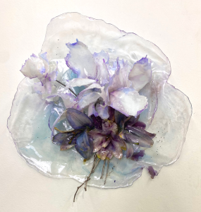 Water Memories III Lilac<br />
Resin, genuine flowers, and ink<br />
18 x 18