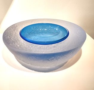 Blue Bowl<br />
9.5 x 9.5 x 4<br />
Hand cast, chiselled, and carved crystal